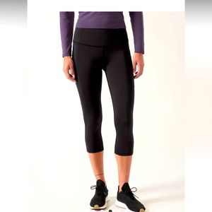 Athleta ultimate stash pocket M